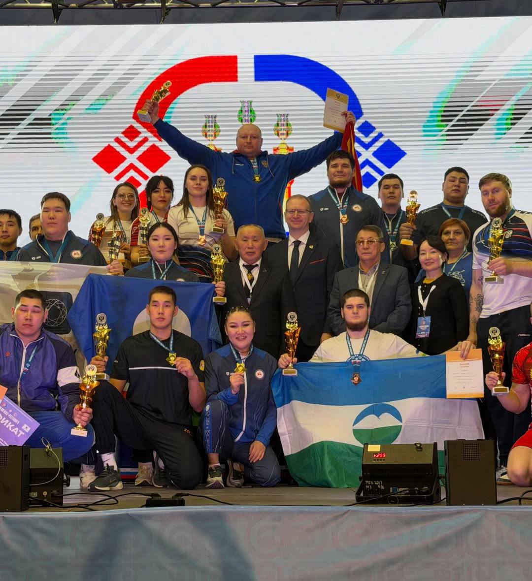 Якутия берет старт с лидерства: четыре золота в первый день чемпионата России по мас-рестлингу